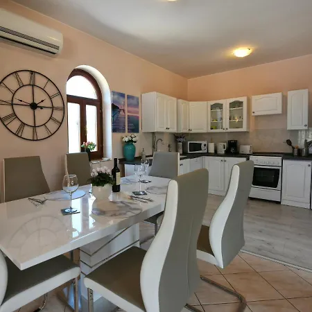 Cherry House * Višnjan