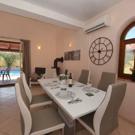 Villa Cherry House *