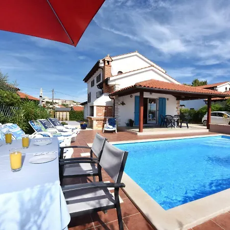 Villa Cherry House