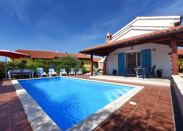 Cherry House Villa *